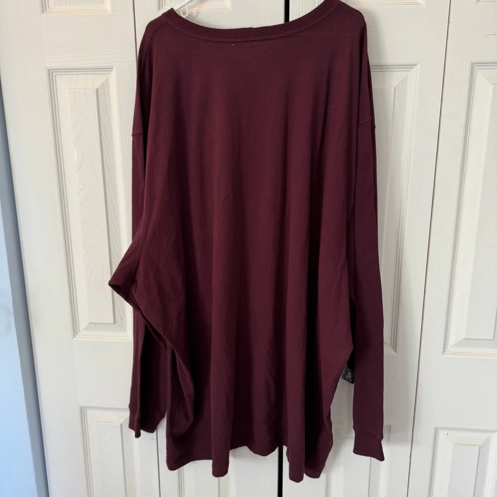 NWT Men's Carhartt Loose Fit Long Sleeve, Burgundy, 5XL, Flaw